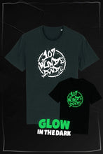 Lade das Bild in den Galerie-Viewer, 107 Hundebande Shirt glow in the dark